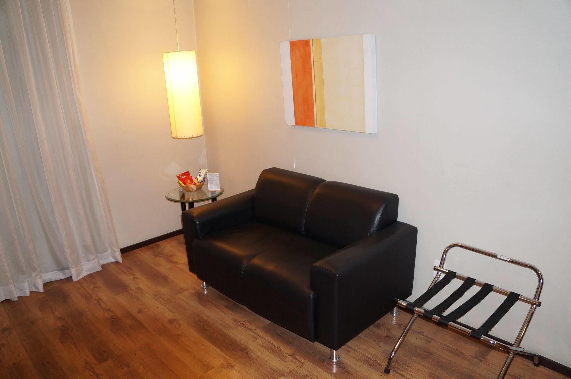 Travel Inn Osasco Buitenkant foto
